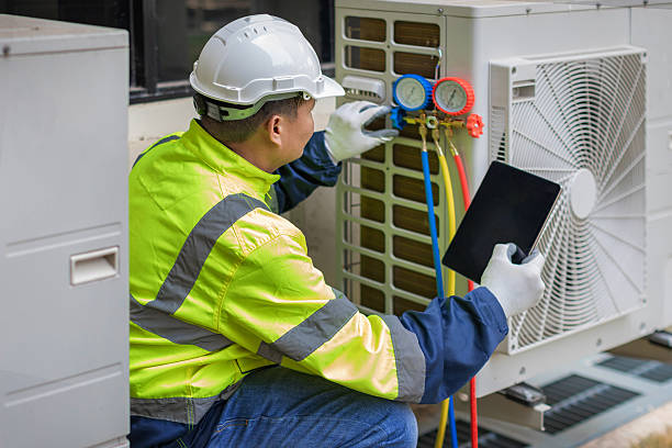 Professional Hvac Installation technician working in Sheffield, AL